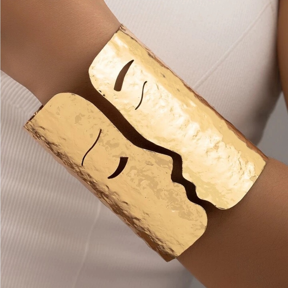 Women’s Design Cuff Bangle